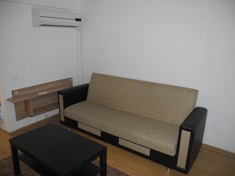 Berceni, 2 min. metrou, piata, stradal, in vila, libera