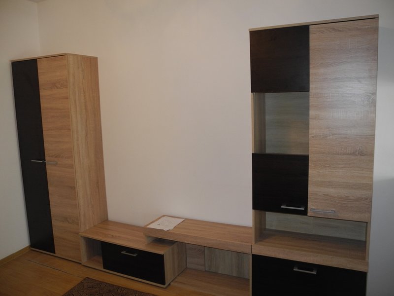 Berceni, 2 min. metrou, piata, stradal, in vila, libera