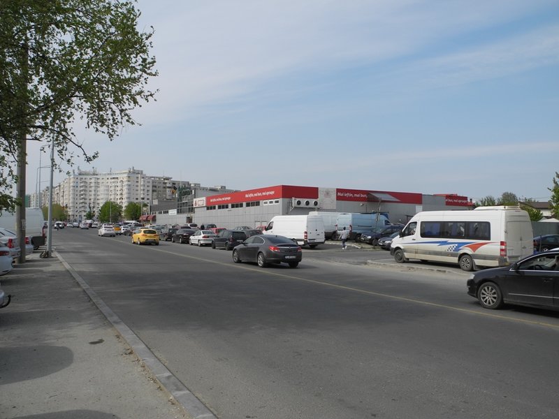 Berceni, 2 min. metrou, piata, stradal, in vila, libera